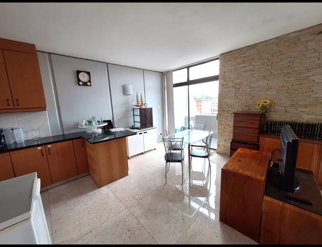 3 BEDROOM APARTMENT TO LET IN ESSENWOOD